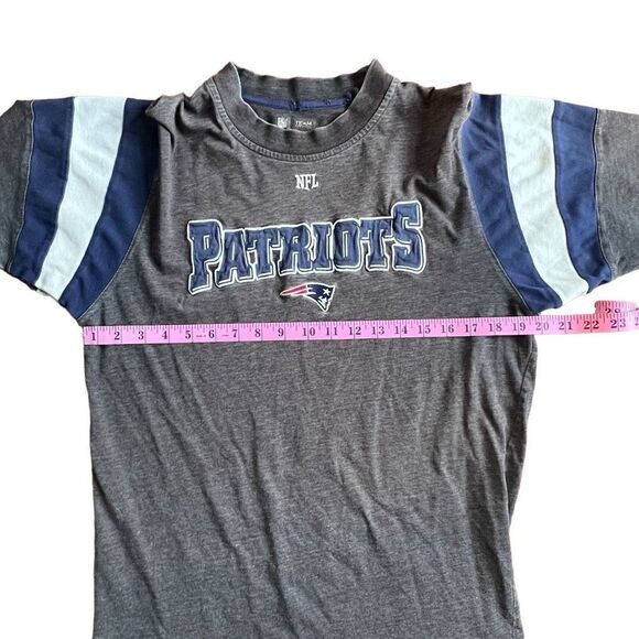 NFL Team Apparel Men's Gray Patriots Print Crew Neck long sleeved shirt Size Lar - Picture 5 of 10